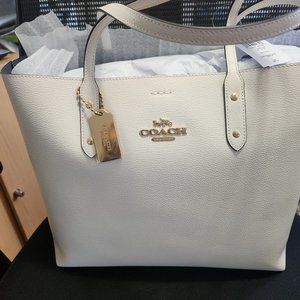 Coach NWT Large Leather Town Tote Cream